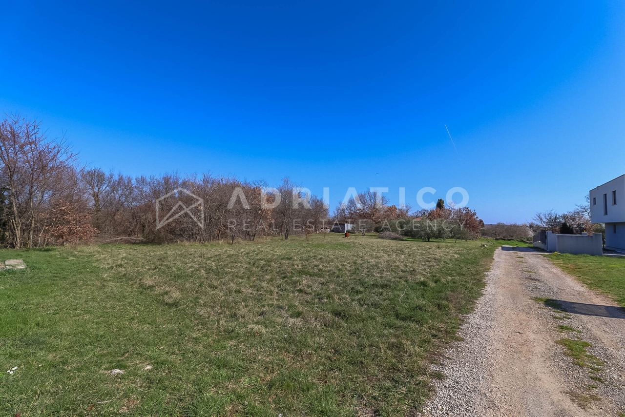 Zemljište u Marčani, 935m²