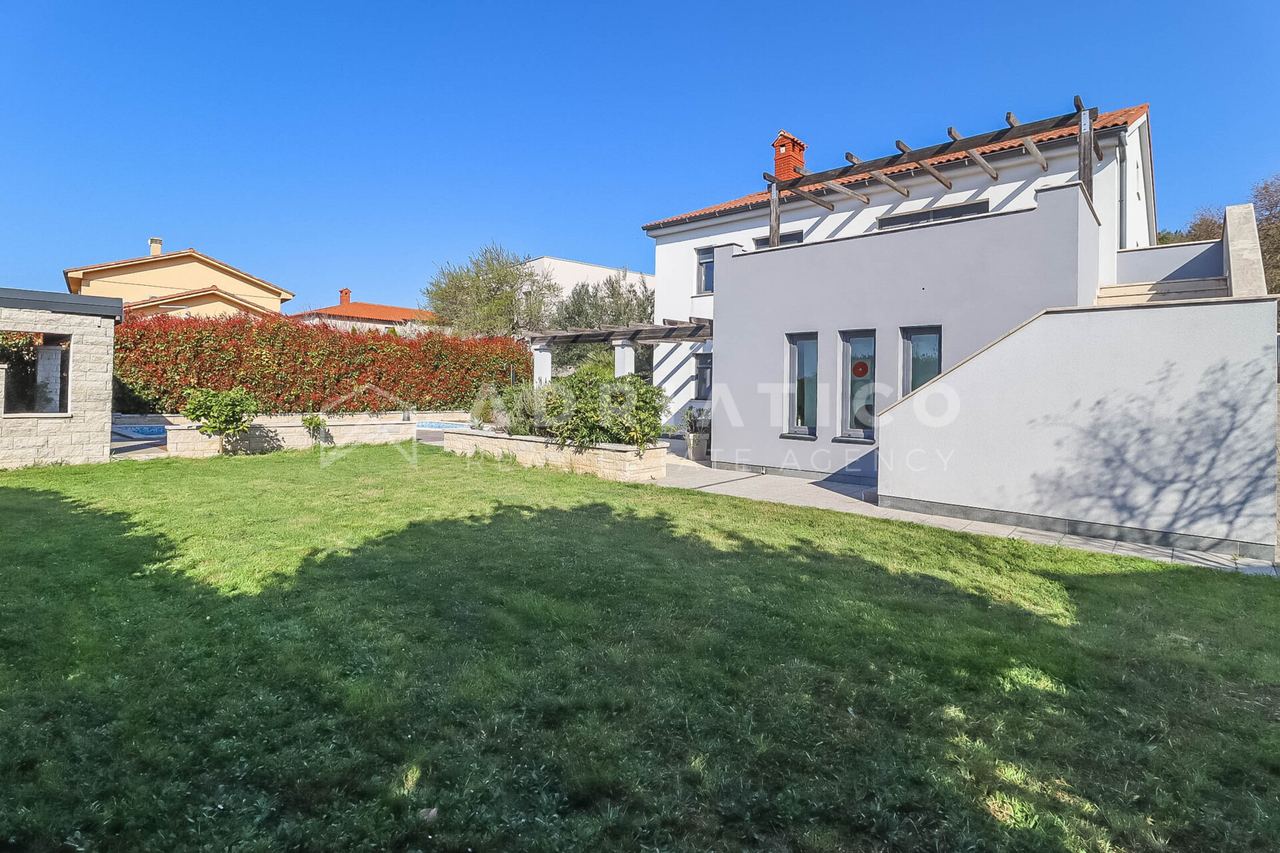 House u Pula, 250m², 4 sobe