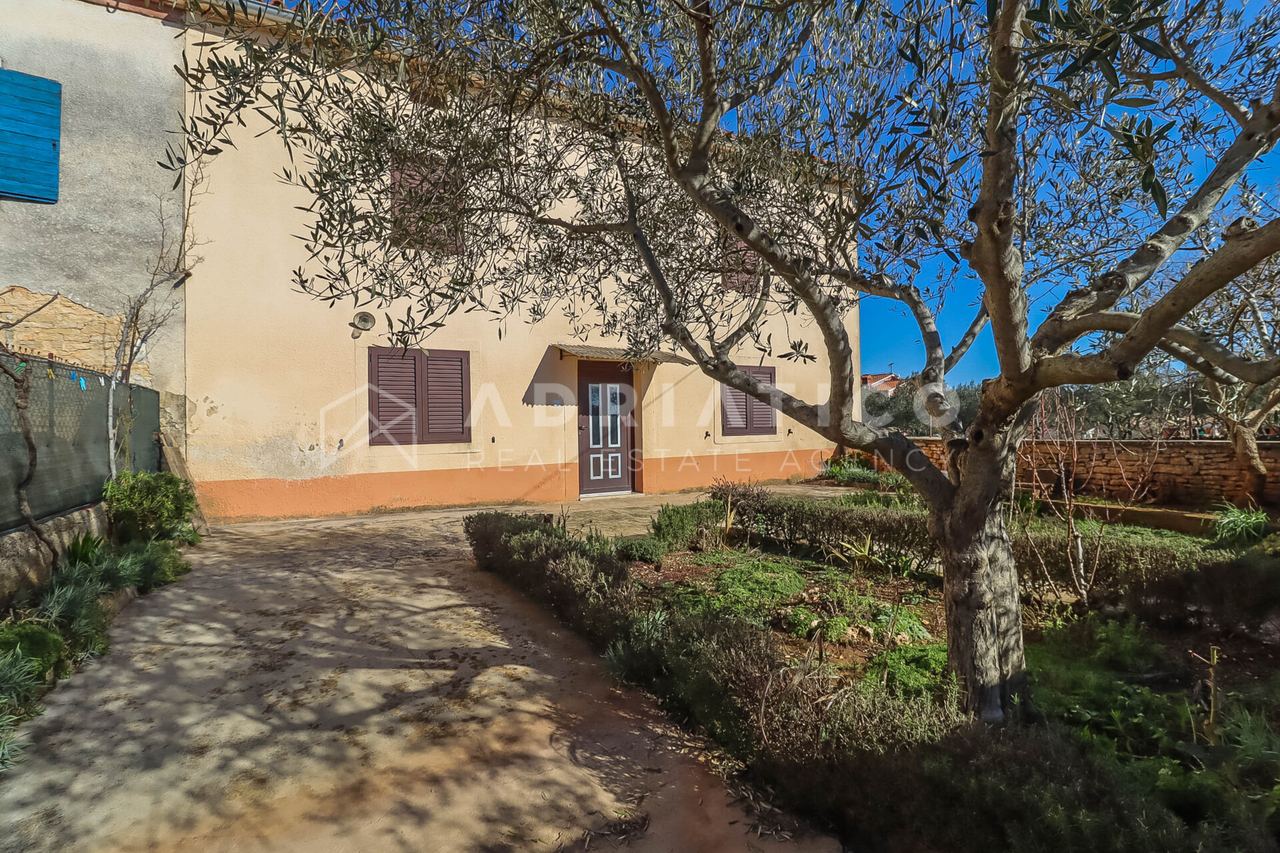 Haus u Vodnjan, 230m², 2 sobe