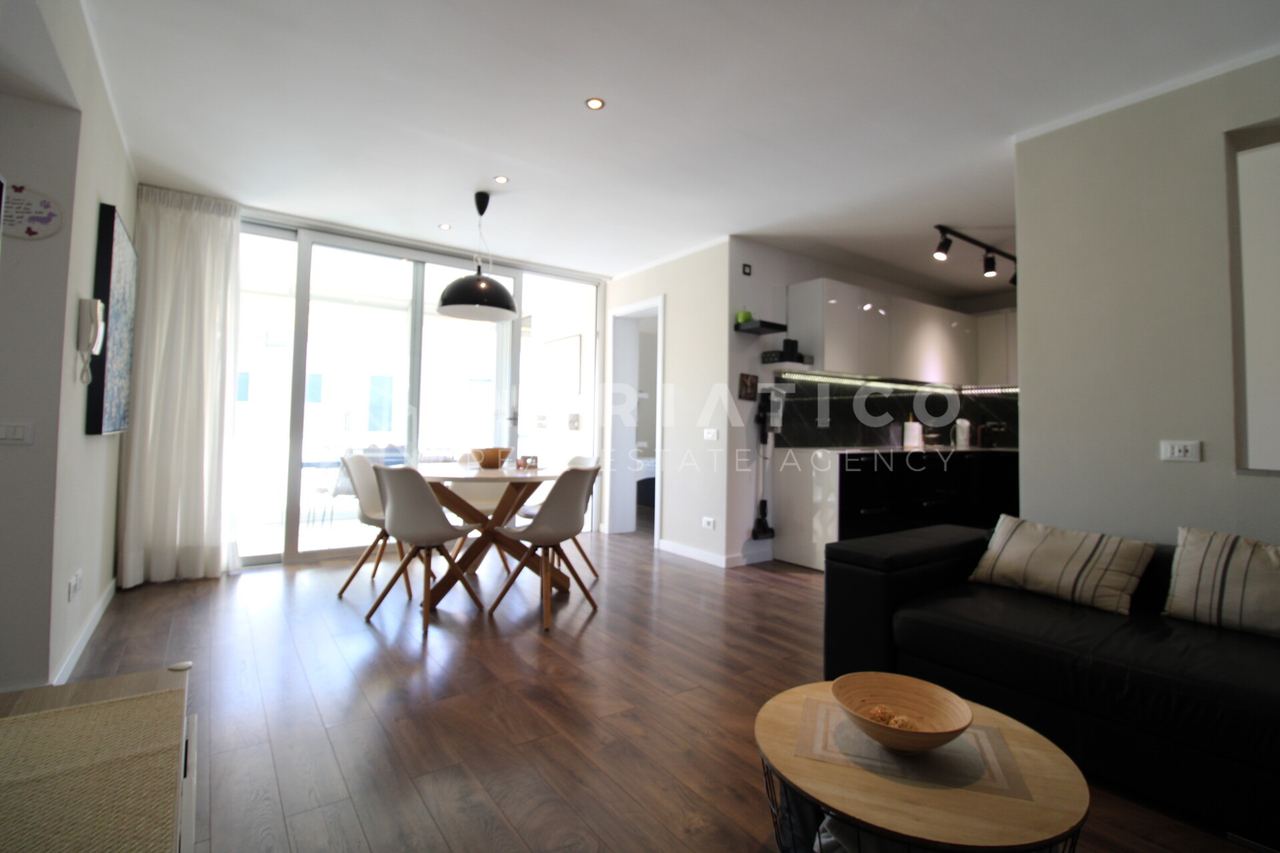 Apartment u Novigrad, 75.51m², 2 sobe