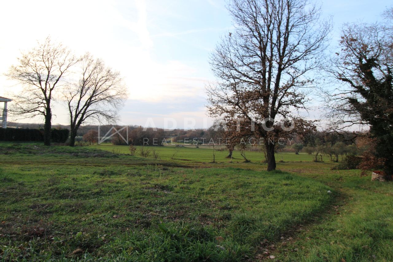 Zemljište u Brtonigli, 1274m²