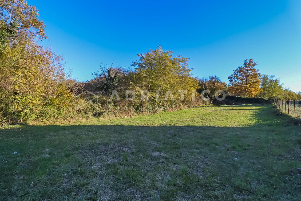 Land u Kanfanar, 937m²