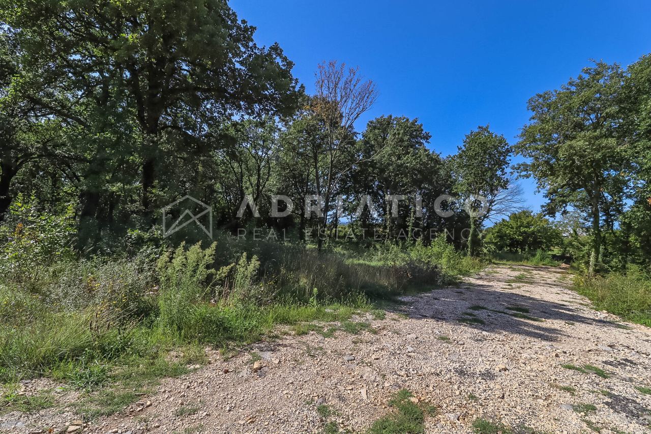 Land u Kanfanar, 924m²