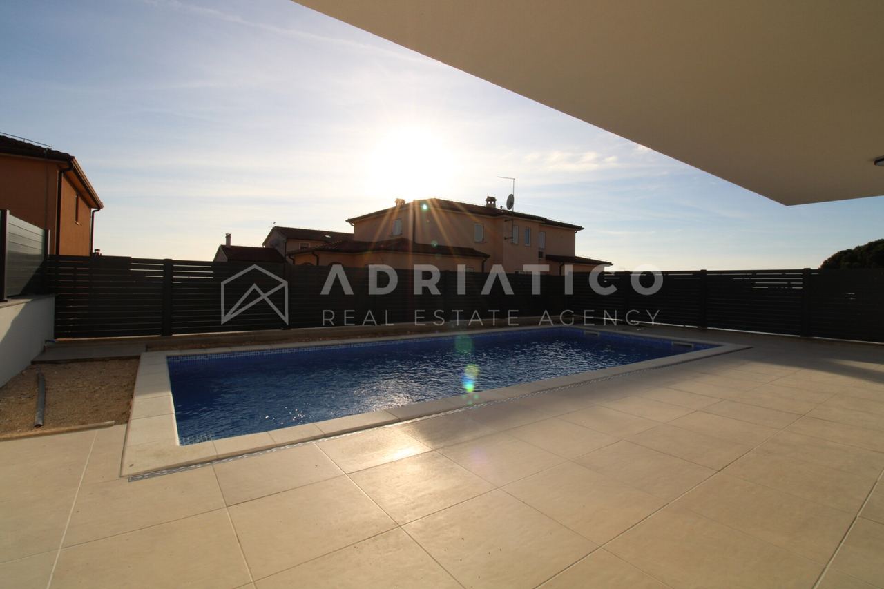 Apartment u Novigrad, 124m², 3 sobe