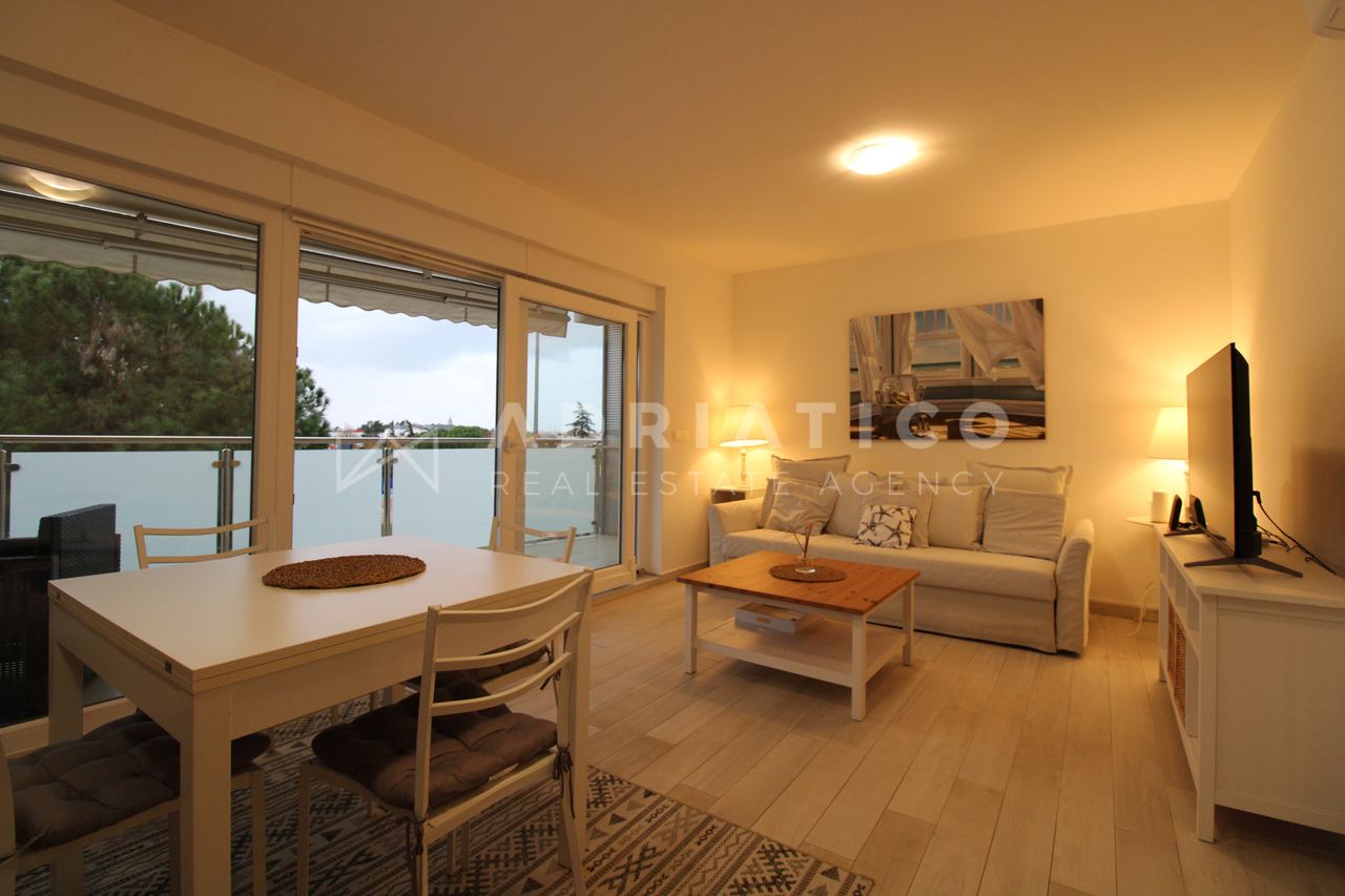 Apartment u Novigrad, 62m², 2 sobe