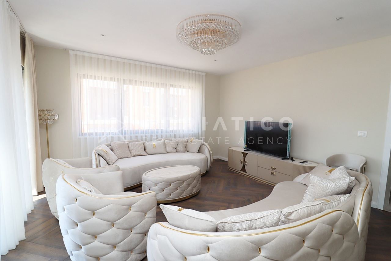Apartment u Rovinj, 180m², 4 sobe