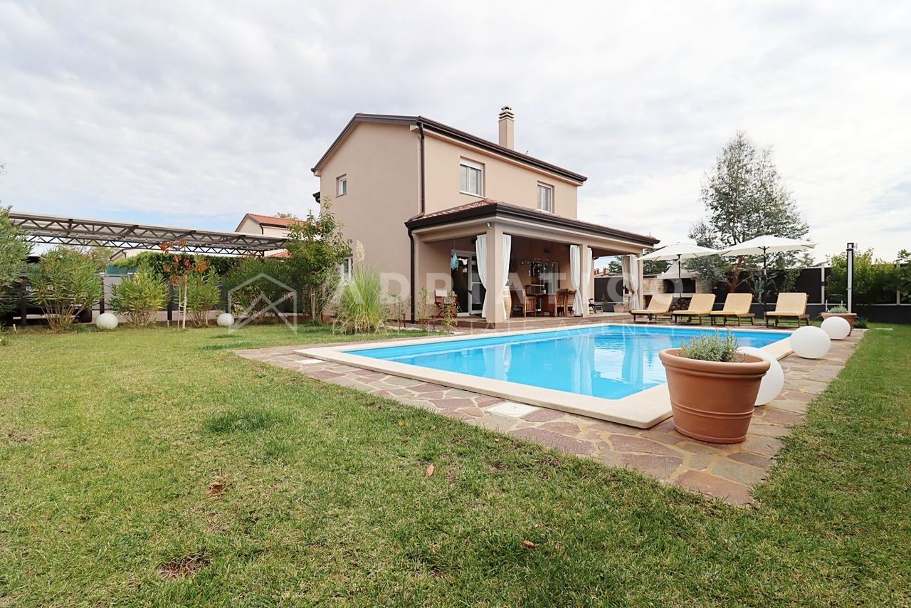 House u Kanfanar, 142m², 3 sobe