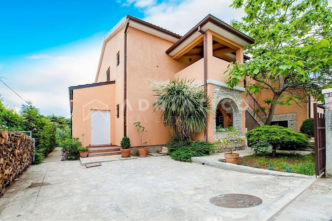 Hiša u Rovinj, 360m², 7 soba