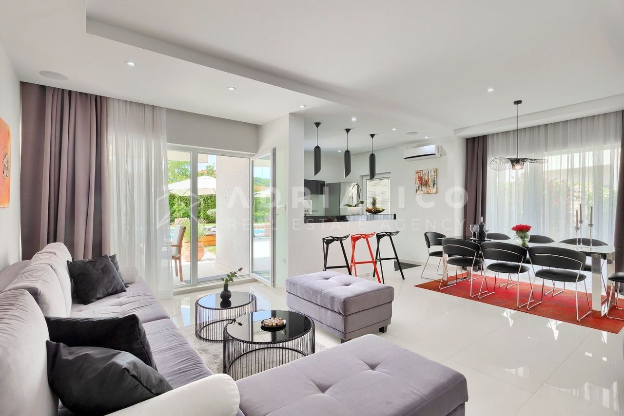 Kuća u Rovinju, 204m², 3 sobe