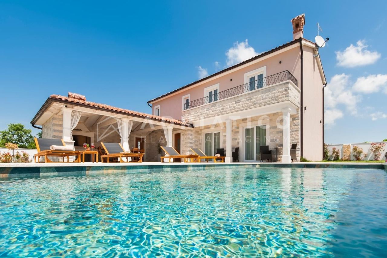 Kuća u Žminju, 197m², 4 sobe