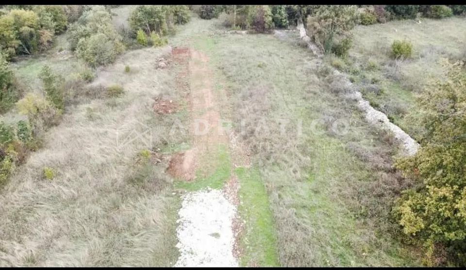 Zemljište u Svetvinčenatu, 700m²