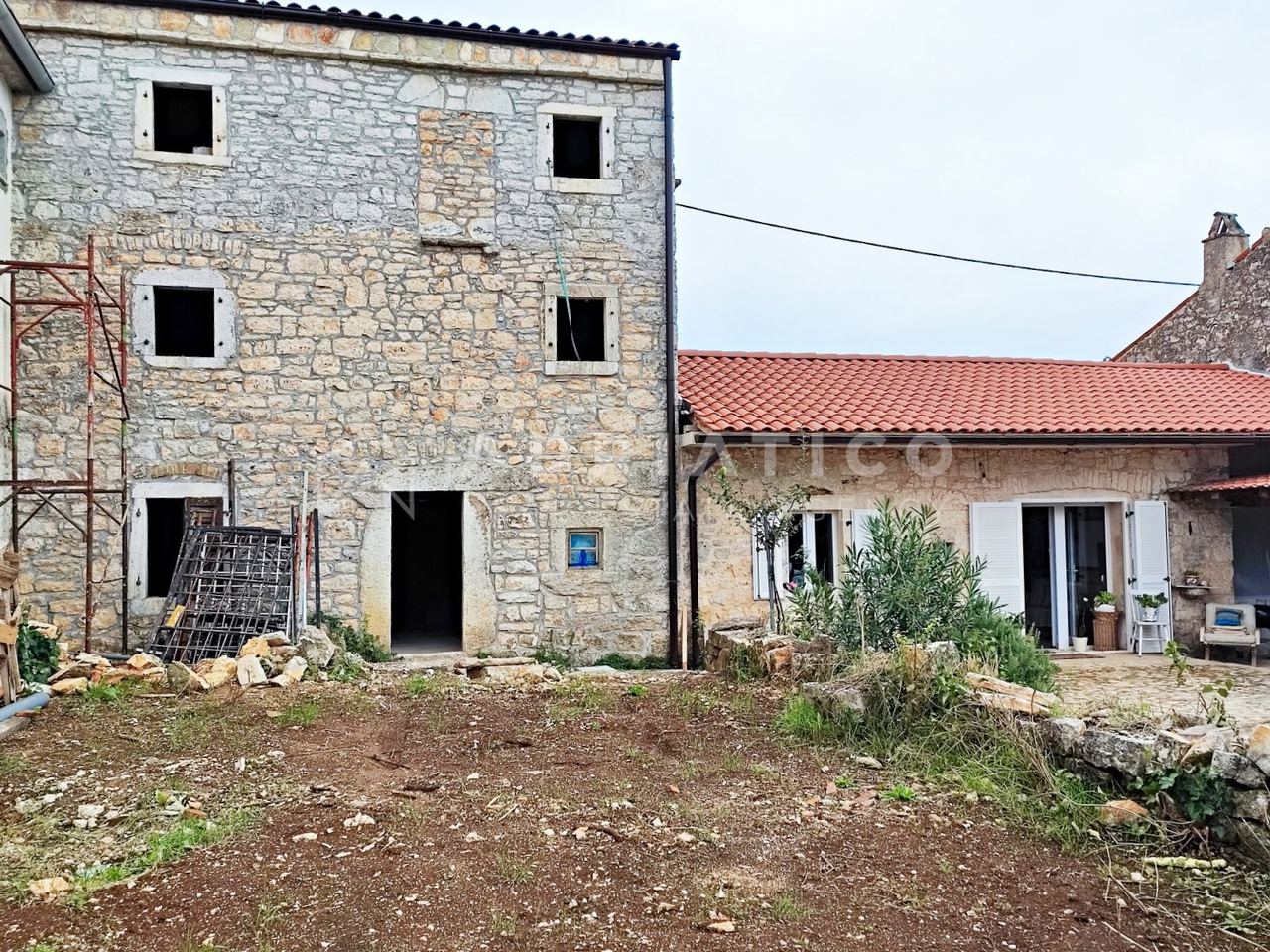 Haus u Višnjan, 200m², 2 sobe