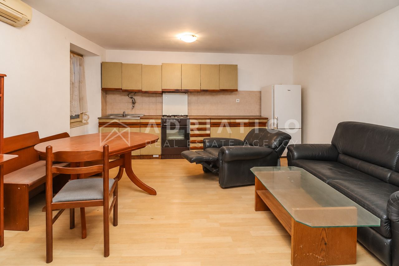 Stan u Rovinju, 70m², 2 sobe
