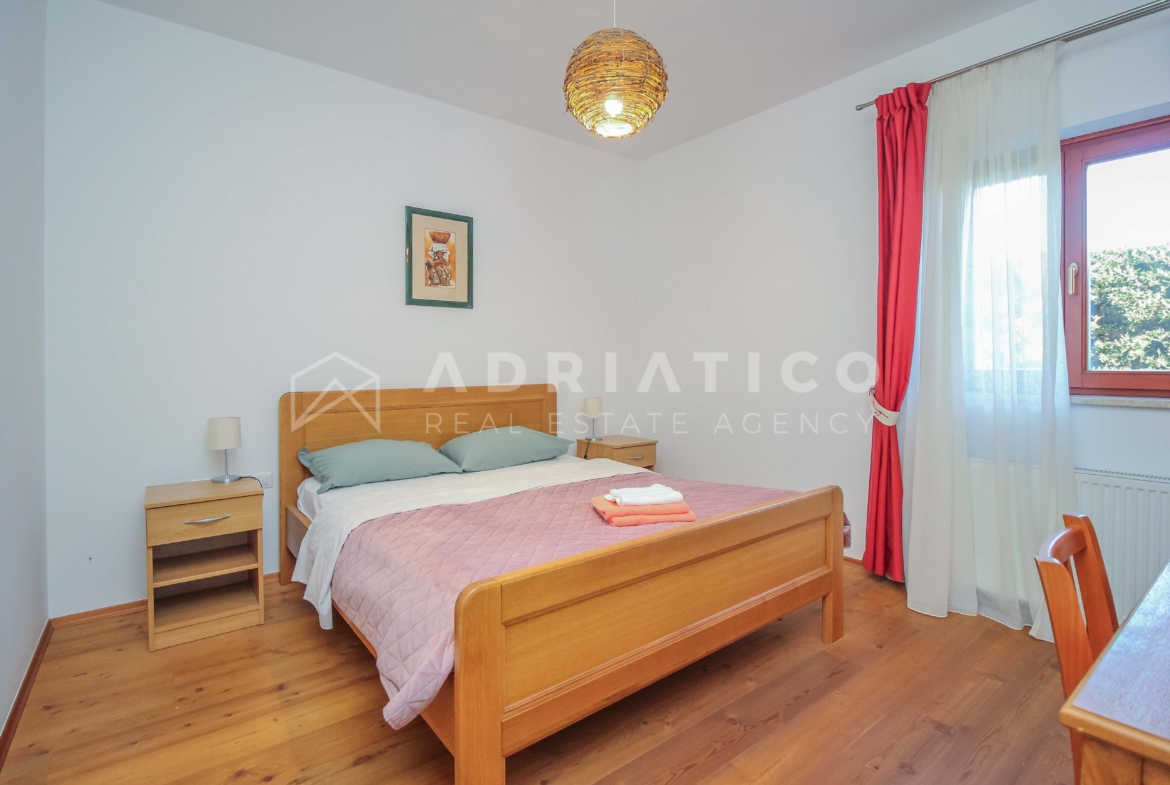 Istra, Tinjan, samostojeća kuća s bazenom 15